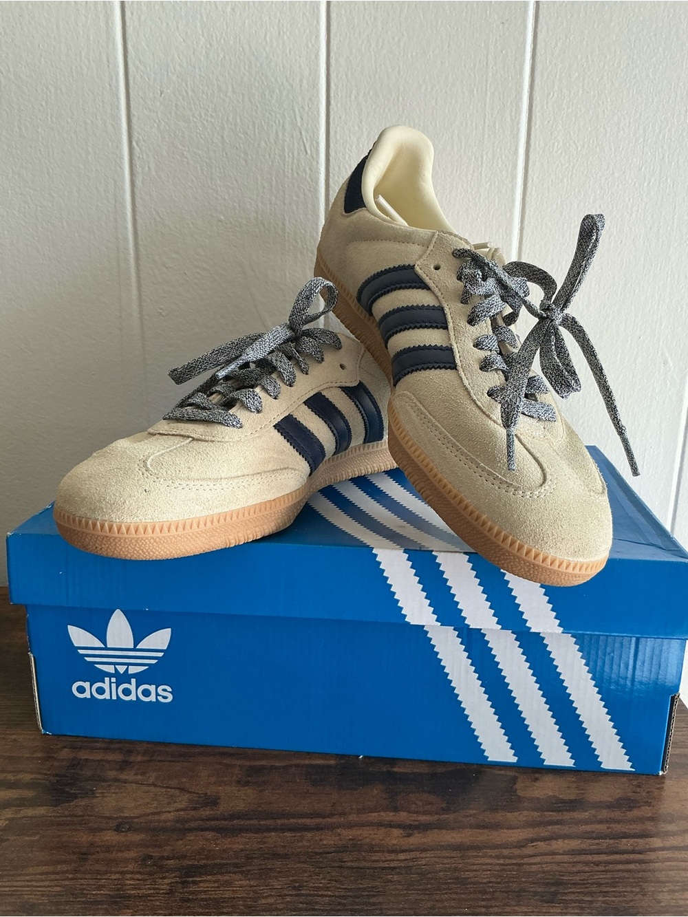 Adidas Samba OG Warm Vanilla/Night Indigo Color Way Mens US8 Sneakers Shoes